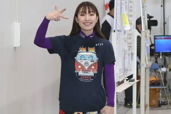 勢いのある若手美人ボートレーサー・小芦るり華