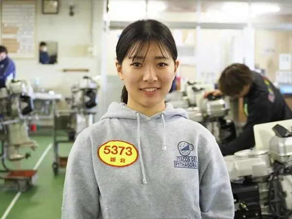 勢いのある若手美人ボートレーサー・諏訪玲奈