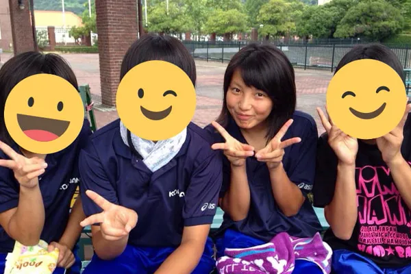 高校時代のハンドボール部の仲間と土屋南選手