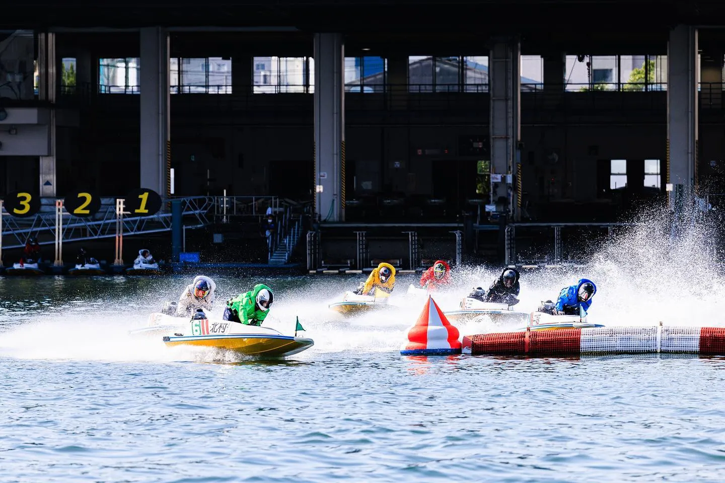 6コースからまくる北村寧々選手